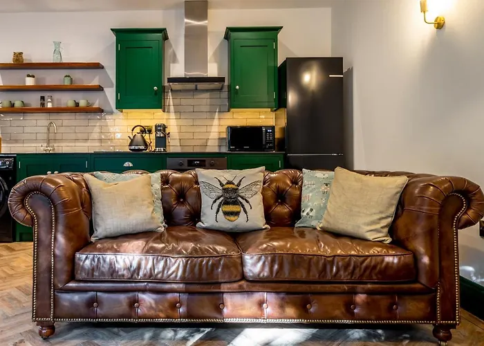 Tawny Lodge